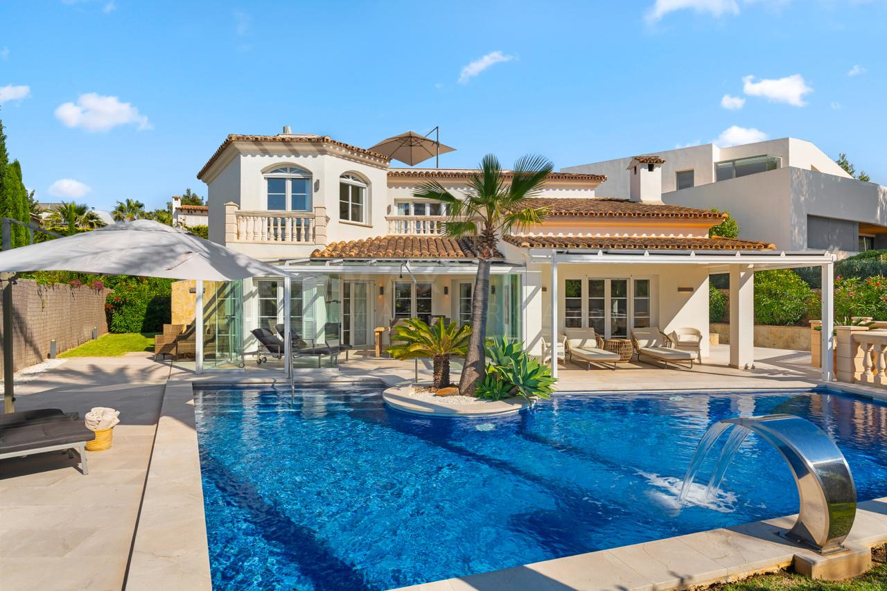 Hochwertig modernisierte Longevity-Villa in sehr ruhiger A-A-A Lage von Santa Ponsa – Jetzt bezugsfertig 4 Schlafzimmer - 3 Bäder. Stilvoll, geschmackvoll & sehr hochwertig modernisert! – Photo 2