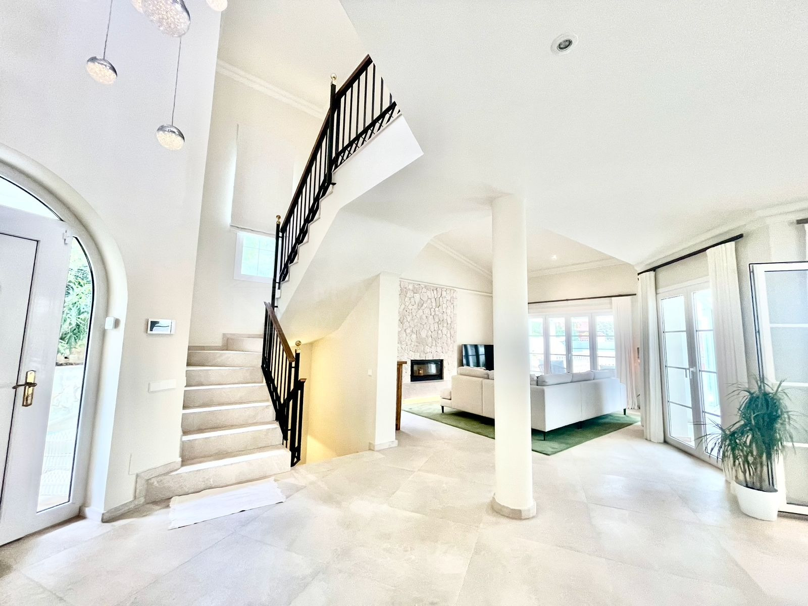 Hochwertig modernisierte Longevity-Villa in sehr ruhiger A-A-A Lage von Santa Ponsa – Jetzt bezugsfertig 4 Schlafzimmer - 3 Bäder. Stilvoll, geschmackvoll & sehr hochwertig modernisert! – Photo 3