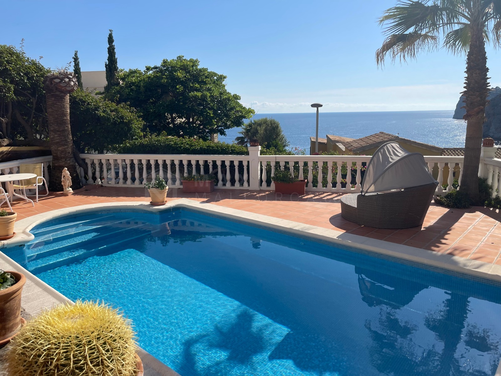 Villa near Beach Club Gran Folies—second line from the sea, featuring a guest house and 4 bedrooms—ready for you to renovate and enjoy in 2027! – Photo 5