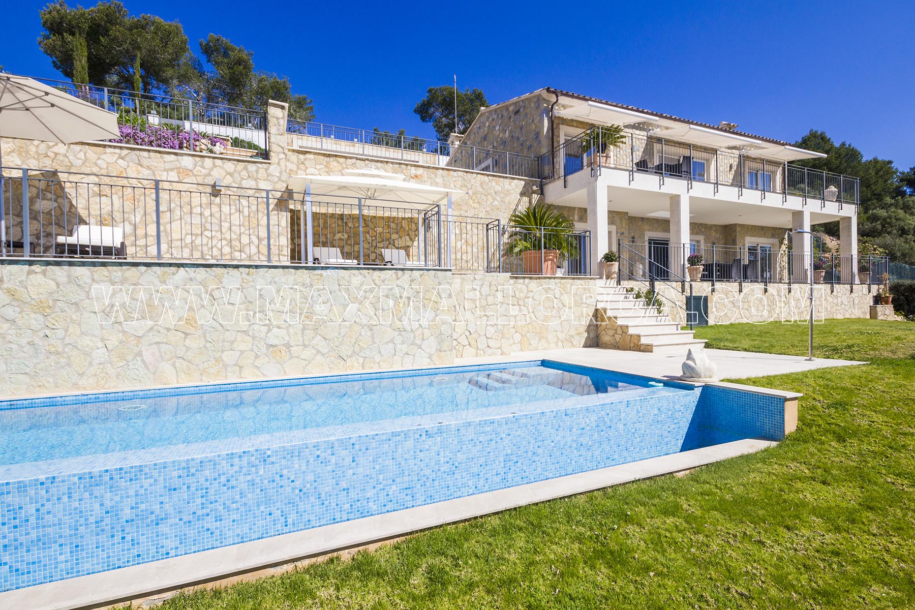 VERKAUFT!!! Finca-Villa mit Königsblick über Mallorca modern & klassisch Nähe Puerto Portals & Palma – Foto 2