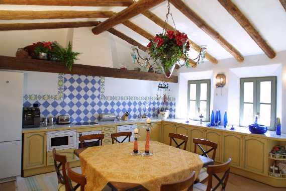Villa mit 4 Gästehäusern & Kirche!!! – Foto 6