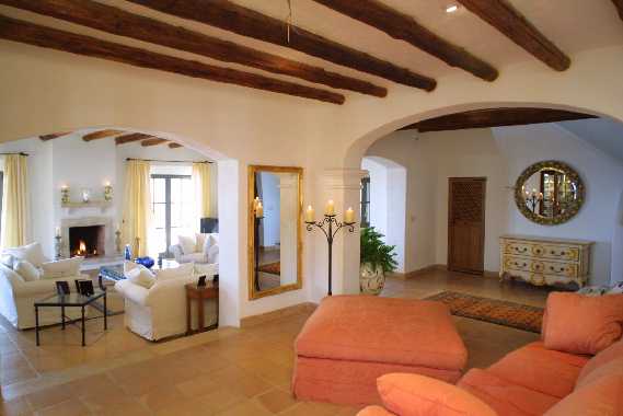Villa mit 4 Gästehäusern & Kirche!!! – Foto 8