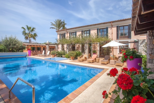 Liebevolle Finca Villa im Zentrum von Port Andratx mit 13.495 m2 Land und wunderbaren 633 m2 Lebens- – Foto 3